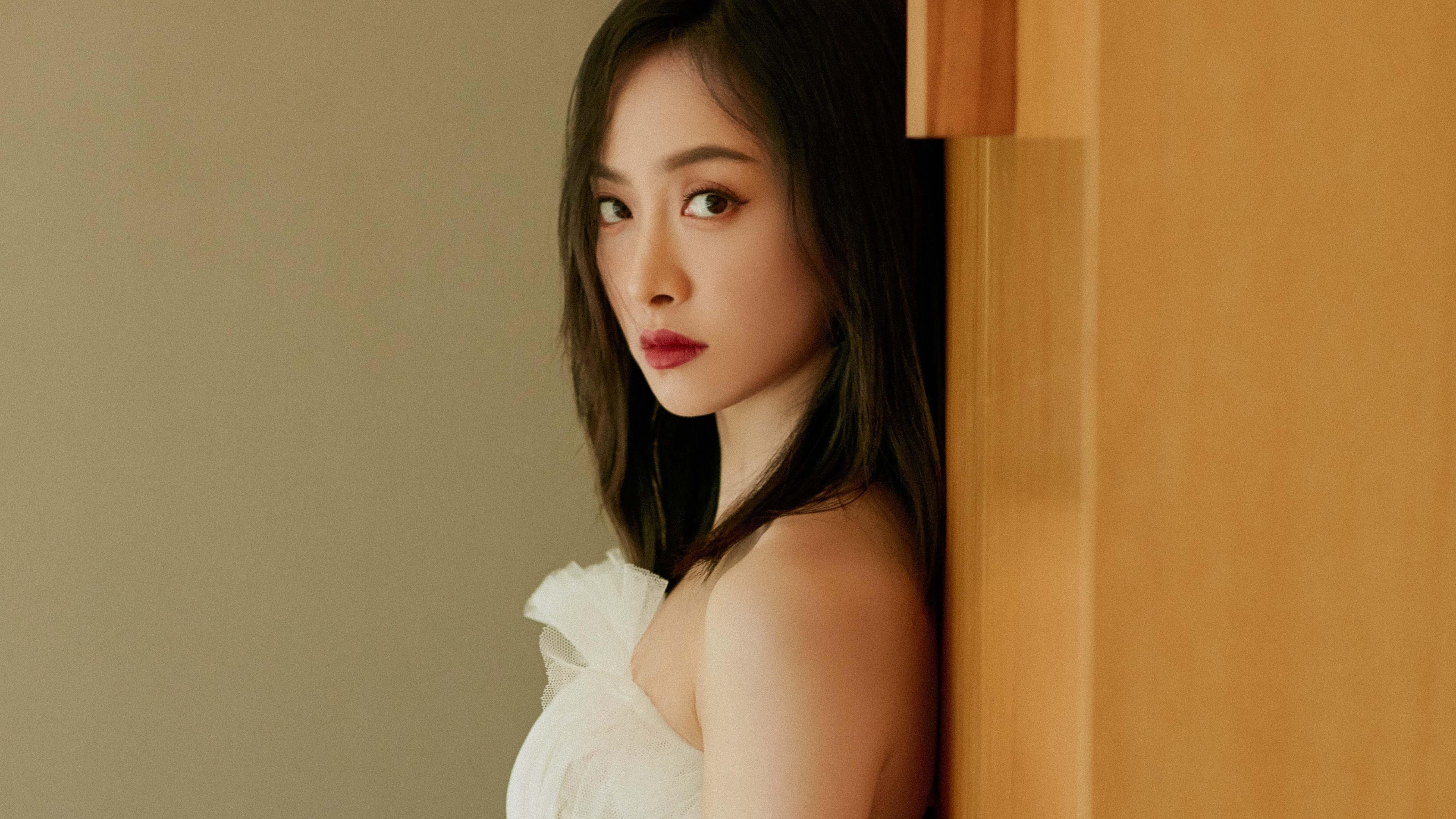 天使之翼与三狮之魂，一场跨越时空的绿茵对话